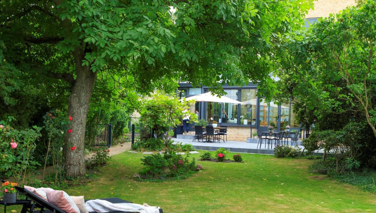 Les Berges Hotel Bourbourg Buitenkant foto